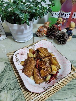 蒜子焖带鱼步骤12