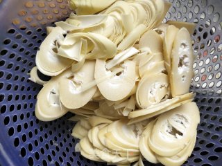 糟菜炒甜笋步骤2