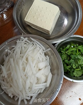 萝卜烩豆腐步骤1