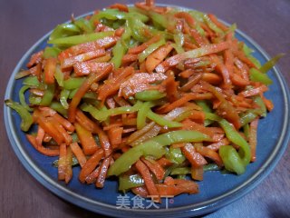 红萝卜炒青椒步骤6
