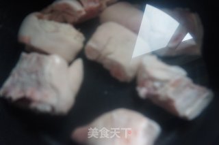 美容养颜食补平民菜——黄豆炖猪蹄步骤3