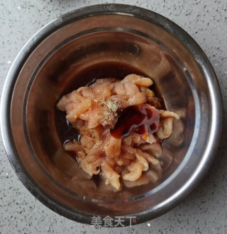 鸡脯肉炒芦笋步骤3