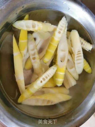 香煎笋虾肉饼步骤1