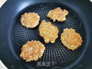 香煎笋虾肉饼步骤8