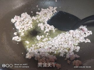 青椒炒肉末步骤2