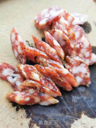文笋炒腊肠步骤2