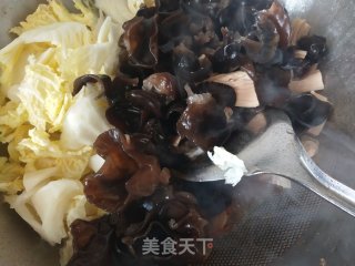 木耳腐竹炒白菜步骤4 木耳腐竹炒白菜步骤4