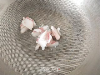 木耳腐竹炒白菜步骤2 木耳腐竹炒白菜步骤2