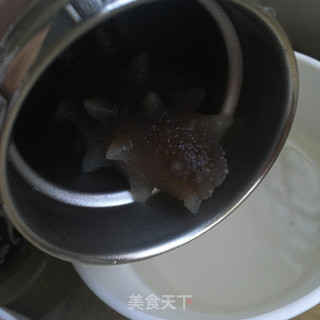 黑芝麻海参蒸蛋步骤1