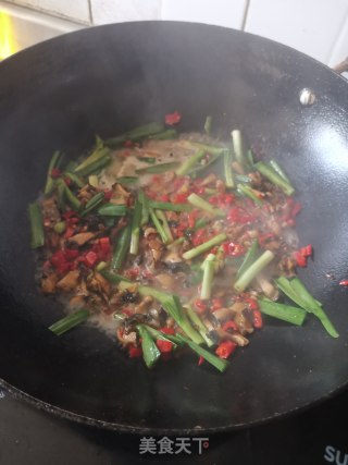 韭菜炒田螺肉步骤14