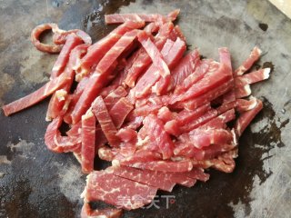 甜豆角炒牛柳步骤1