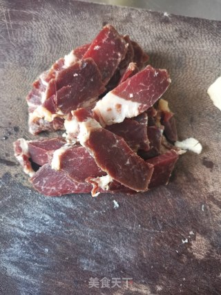 蚕豆春笋炒咸肉步骤2