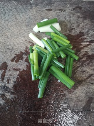 蚕豆春笋炒咸肉步骤3