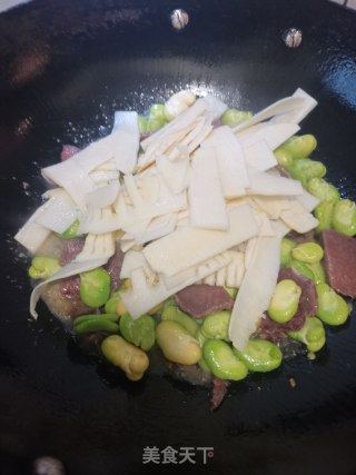 蚕豆春笋炒咸肉步骤11