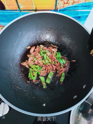 辣椒炒肥肠步骤11