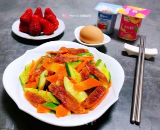 黄瓜胡萝卜炒腊肠步骤13