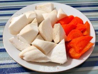 杏鲍菇土豆胡萝卜炖鸡腿步骤3
