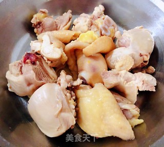杏鲍菇土豆胡萝卜炖鸡腿步骤6