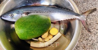 鲅鱼炖萝卜片步骤1