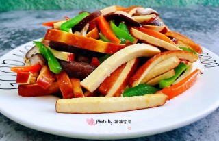 青椒胡萝卜香菇炒豆干步骤11