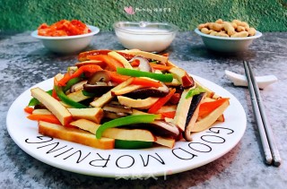青椒胡萝卜香菇炒豆干步骤12