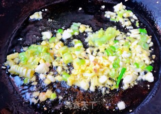 西兰花虾仁木耳炖豆腐步骤4