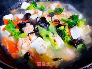 西兰花虾仁木耳炖豆腐步骤9