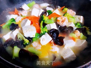 西兰花虾仁木耳炖豆腐步骤10
