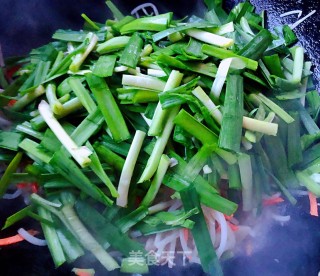 绿豆芽韭菜胡萝卜炒肉丝步骤8 绿豆芽韭菜胡萝卜炒肉丝步骤8