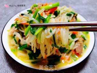绿豆芽韭菜胡萝卜炒肉丝步骤14 绿豆芽韭菜胡萝卜炒肉丝步骤14