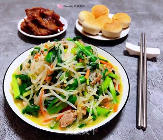 绿豆芽韭菜胡萝卜炒肉丝步骤12 绿豆芽韭菜胡萝卜炒肉丝步骤12