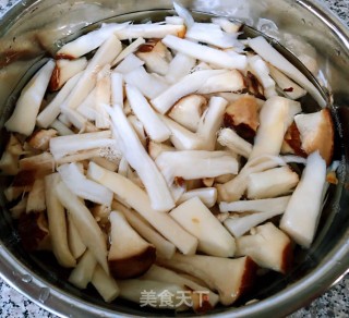 酥炸杏鲍菇步骤3