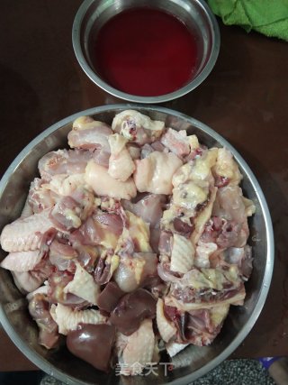 电饭煲包围了鸡步骤1