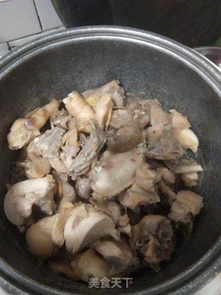 电饭煲包围了鸡步骤4