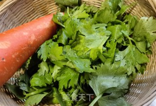 芹菜叶蒸胡萝卜步骤1 芹菜叶蒸胡萝卜步骤1