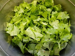 芹菜叶蒸胡萝卜步骤4 芹菜叶蒸胡萝卜步骤4