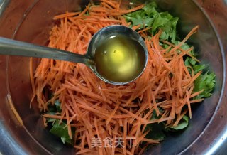 芹菜叶蒸胡萝卜步骤6 芹菜叶蒸胡萝卜步骤6