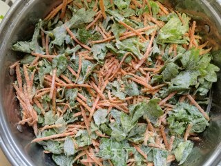 芹菜叶蒸胡萝卜步骤10 芹菜叶蒸胡萝卜步骤10