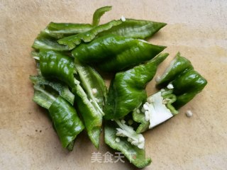 胡萝卜青椒炒香菇步骤3
