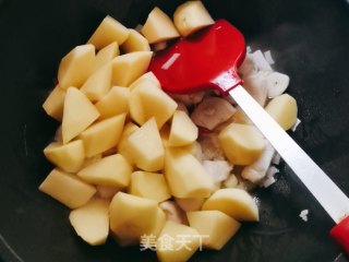 土豆烧鸡胸肉步骤5
