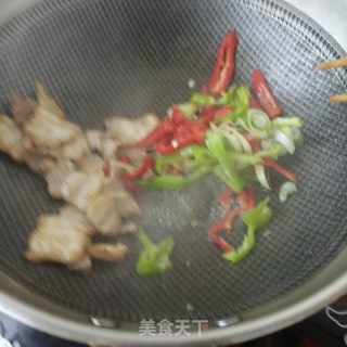五花肉焖笋干步骤9