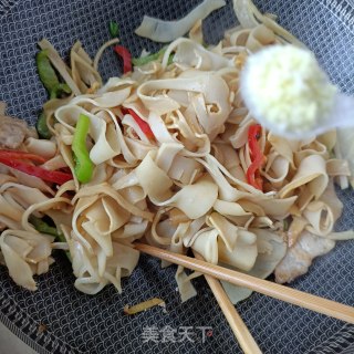 五花肉焖笋干步骤12