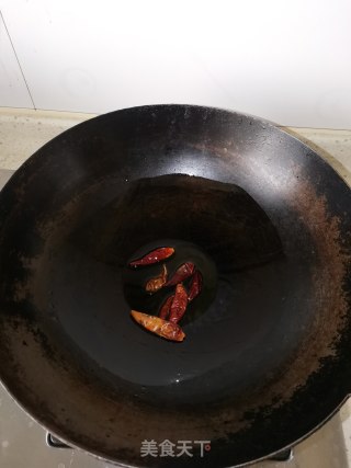 炝圆白菜步骤2