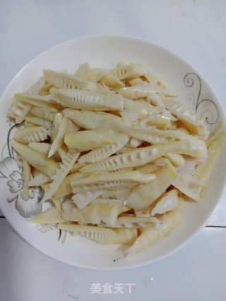 麻笋炒腊肉步骤3