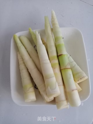 麻笋炒腊肉步骤1