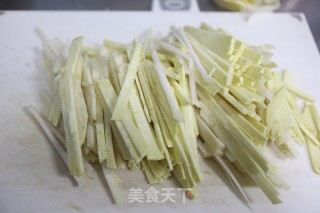 鸡蛋韭菜炒春笋步骤3