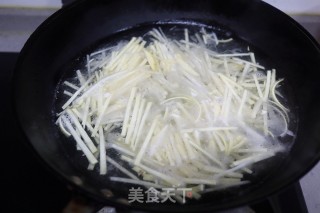 鸡蛋韭菜炒春笋步骤4