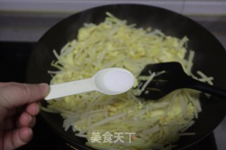 鸡蛋韭菜炒春笋步骤10