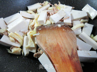 肉丝笋丝炒香锅豆腐步骤10