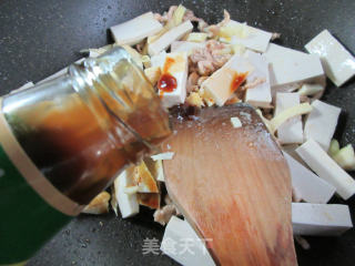 肉丝笋丝炒香锅豆腐步骤12